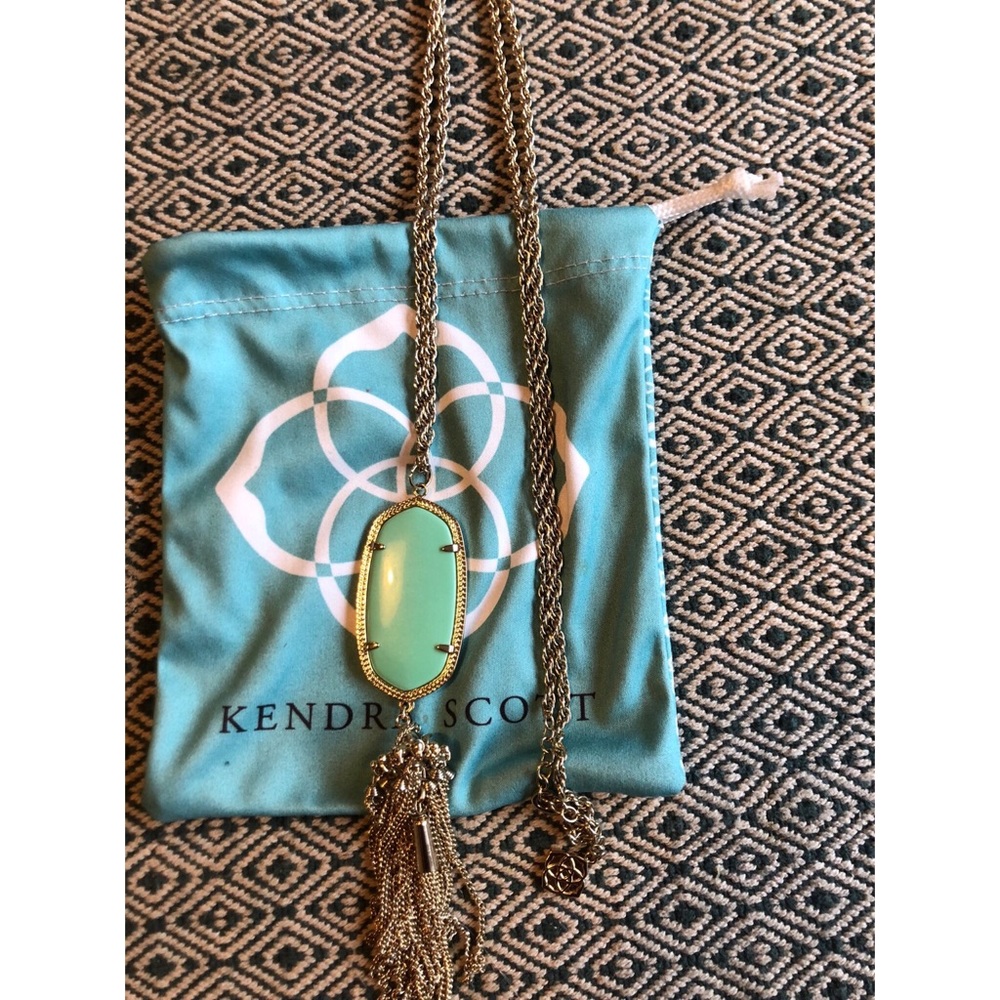 Kendra Scott pendant Rayne necklace in MINT GREEN!